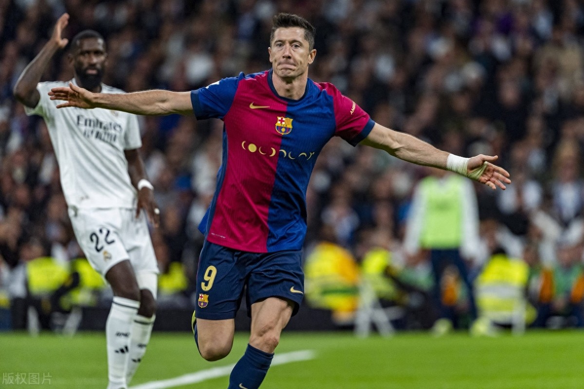  莱万多夫斯基新星持续失利表现突出，瑞士队前途光明！再创辉煌时刻