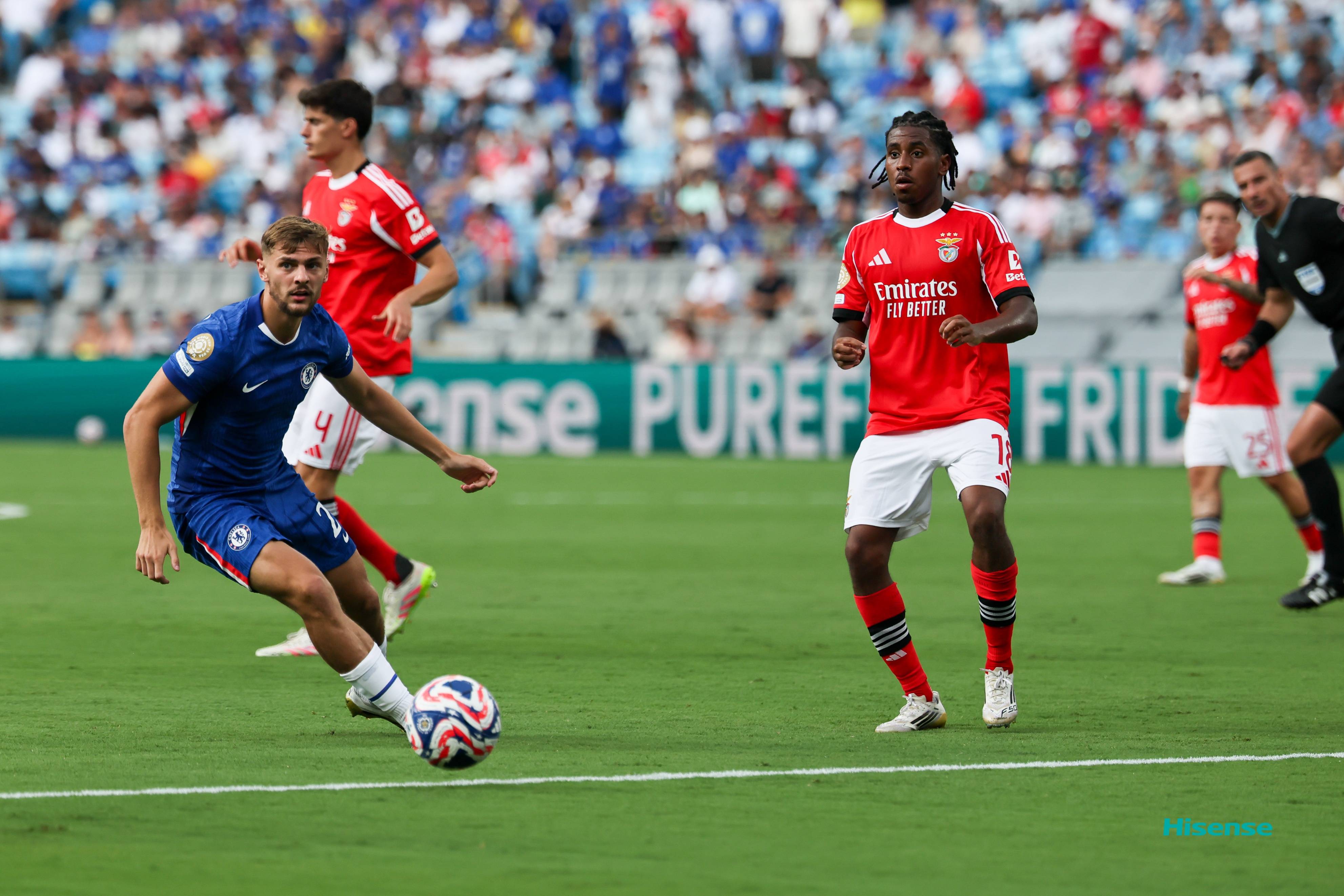 关于本菲卡训练开放日，冲刺阶段内部沟通引欢呼，国王杯在即，年轻球员得到机会的信息